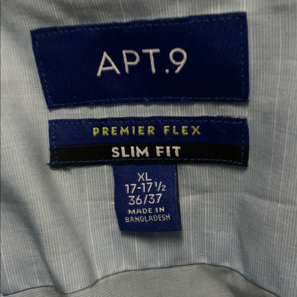 Apt. 9 Men's Sky Blue Dress Shirt - Picture 3 of 3
